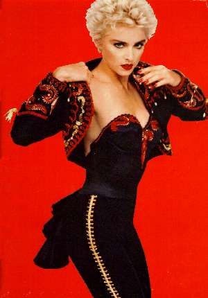Madonna1.jpg (15057 bytes)